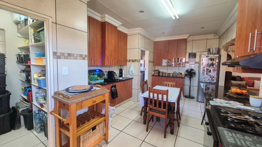 4 Bedroom Property for Sale in Baillie Park North West